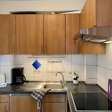 B16 - Toller Hafen-und Ostseeblick *